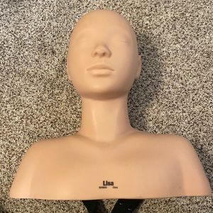 Mannequin Head with strap
